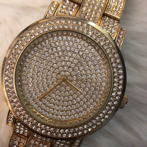 Gold tone bling watch in excellent preowned condition - Picture 11 of 13